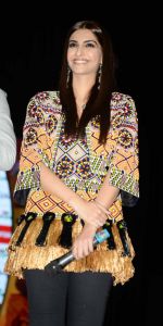 Sonam Kapoor promotes Khoobsurat in Delhi on 4th Sept 2014